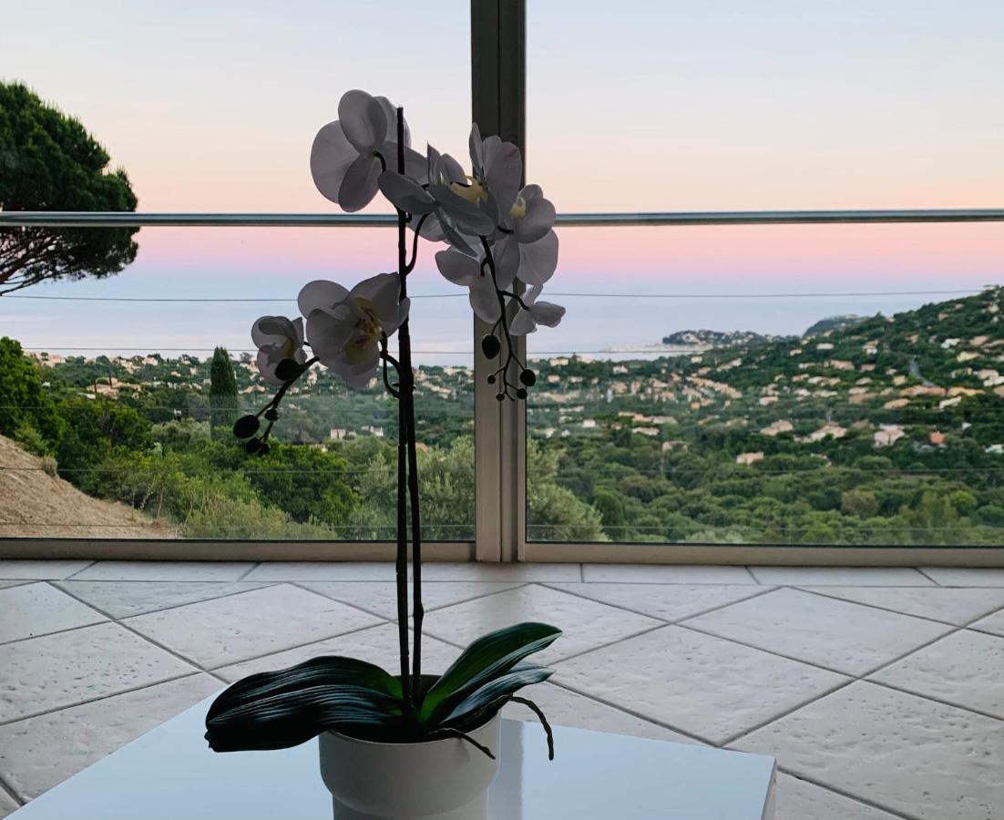Maison Avec Vue Panoramique Cavalaire-sur-Mer Dış mekan fotoğraf