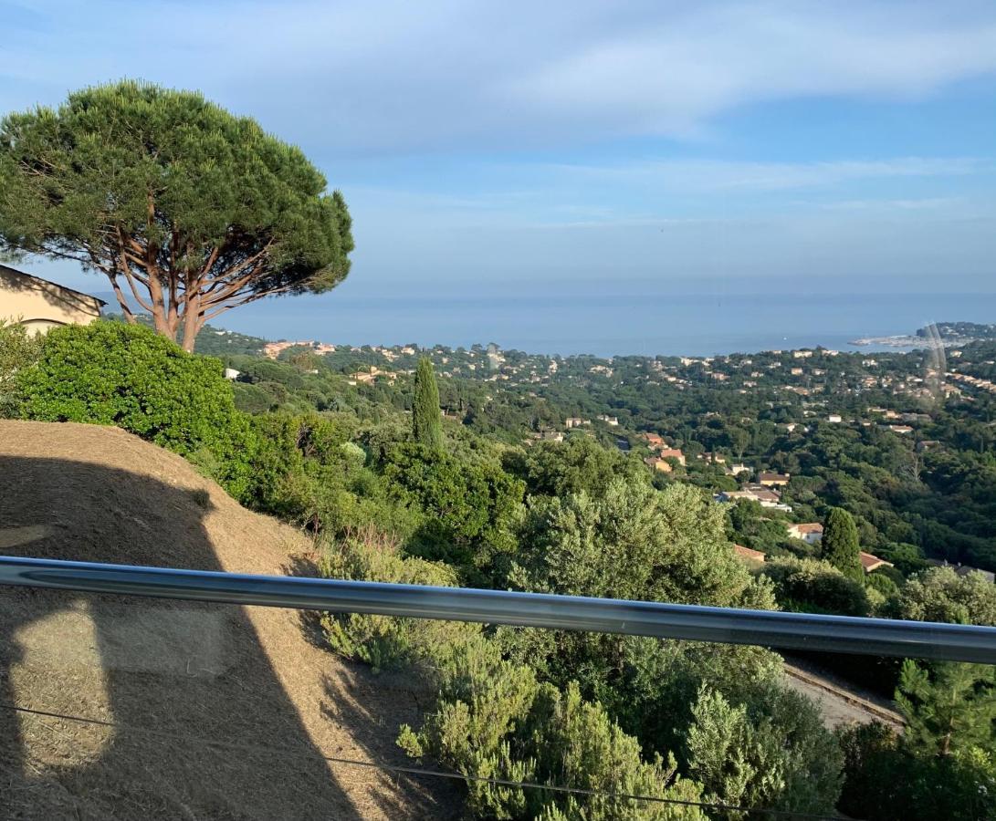 Maison Avec Vue Panoramique Cavalaire-sur-Mer Dış mekan fotoğraf